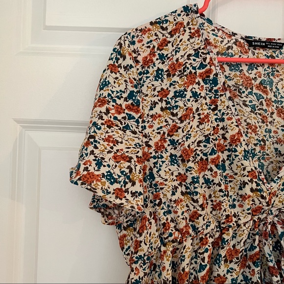 Cream Floral Ruffle Top - Picture 3 of 6